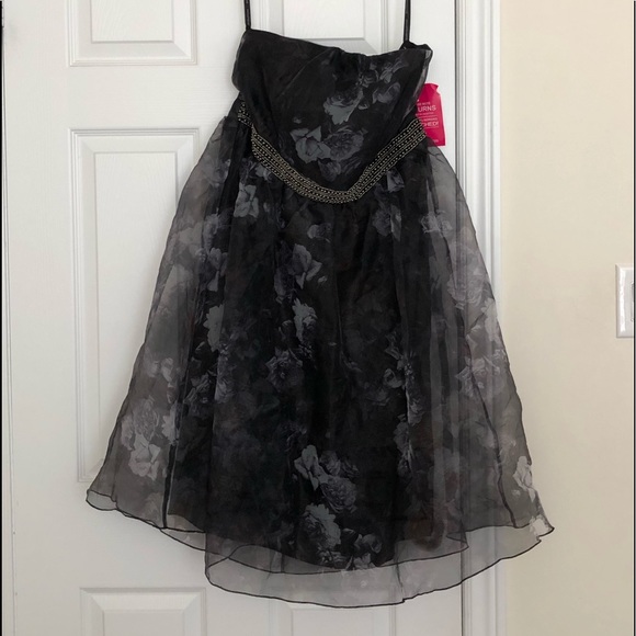 Little Mistress Dresses & Skirts - Little Mistress Organza dress with overlay